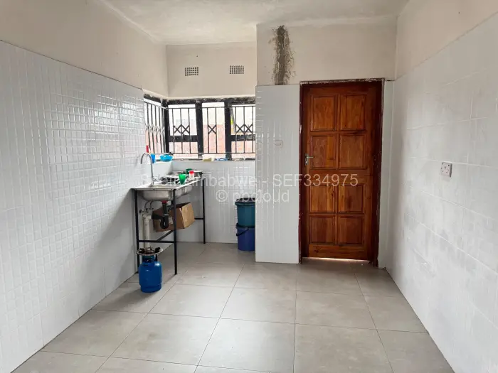 4 Bedroom House for Sale in Chipukutu Park, Ruwa