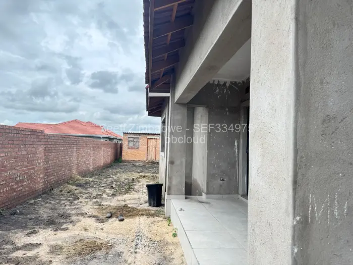 4 Bedroom House for Sale in Chipukutu Park, Ruwa