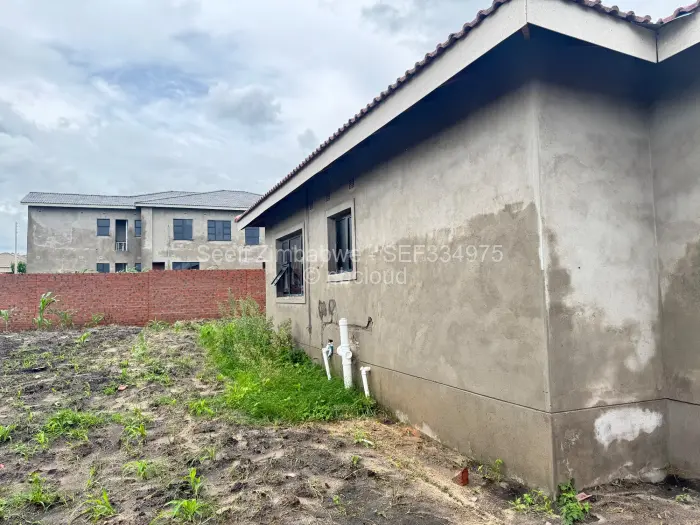 4 Bedroom House for Sale in Chipukutu Park, Ruwa