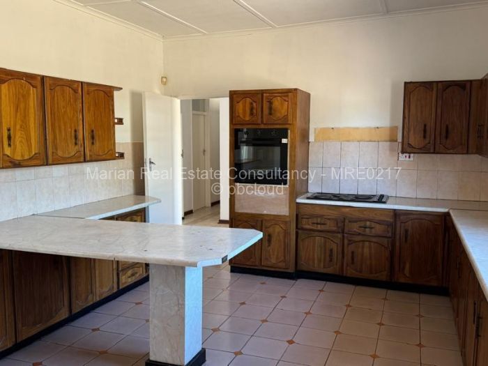 4 Bedroom House for Sale in Four Winds, Bulawayo