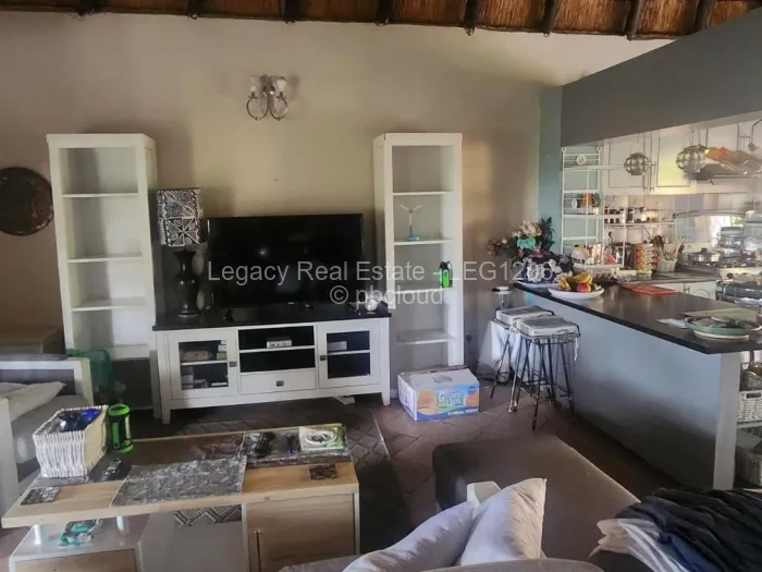 2 Bedroom House for Sale in Lake Chivero, Lake Chivero