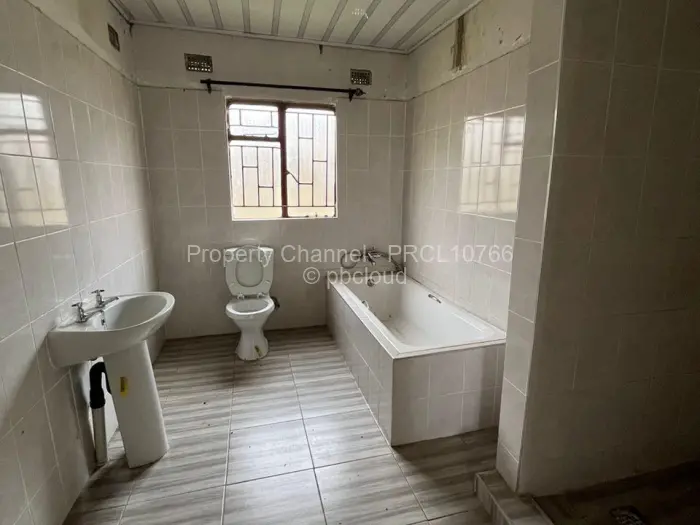 4 Bedroom House to Rent in Glen Norah
