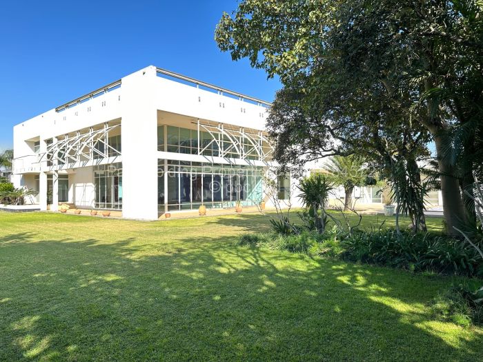 5 Bedroom House for Sale in Burnside, Bulawayo