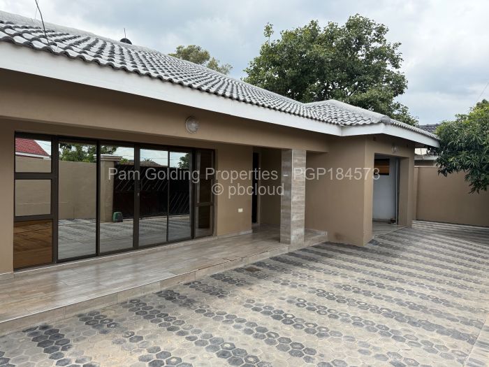 3 Bedroom House for Sale in Mainway Meadows, Harare