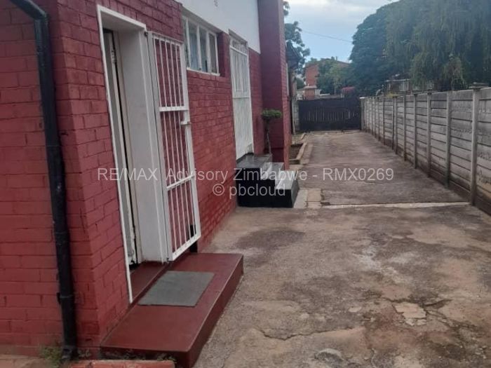 4 Bedroom House for Sale in Paddonhurst, Bulawayo