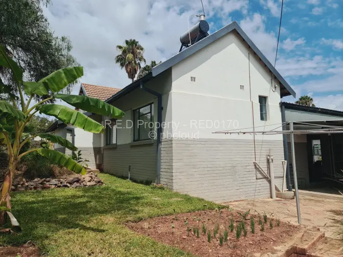 4 Bedroom House for Sale in Famona, Bulawayo