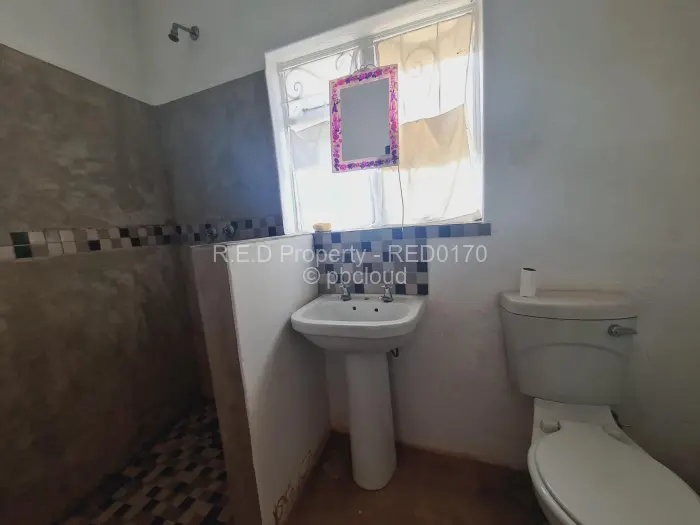 4 Bedroom House for Sale in Famona, Bulawayo