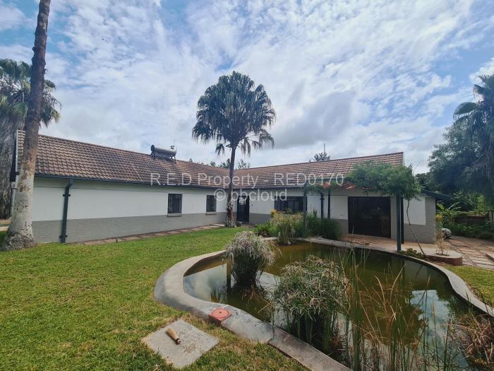 4 Bedroom House for Sale in Famona, Bulawayo