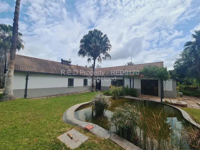 4 Bedroom House for Sale in Famona, Bulawayo