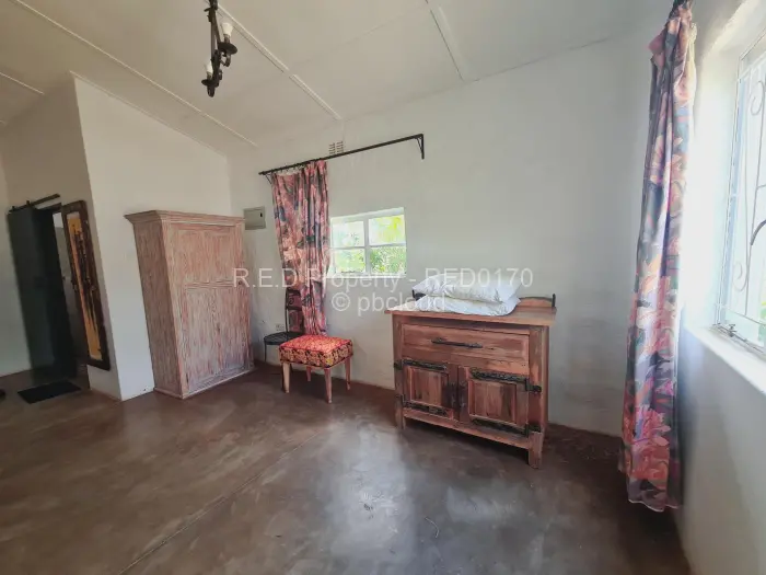 4 Bedroom House for Sale in Famona, Bulawayo