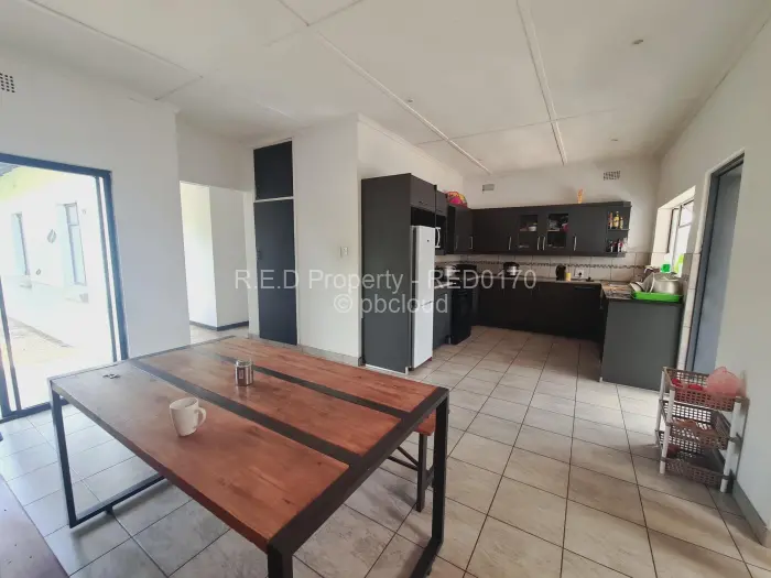 4 Bedroom House for Sale in Famona, Bulawayo