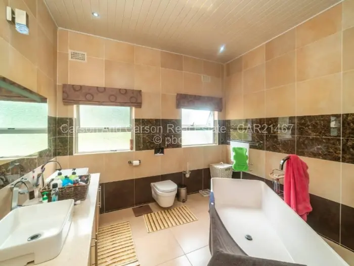 4 Bedroom House to Rent in Helensvale