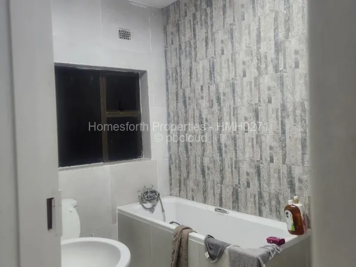 6 Bedroom House to Rent in Ruwa, Ruwa