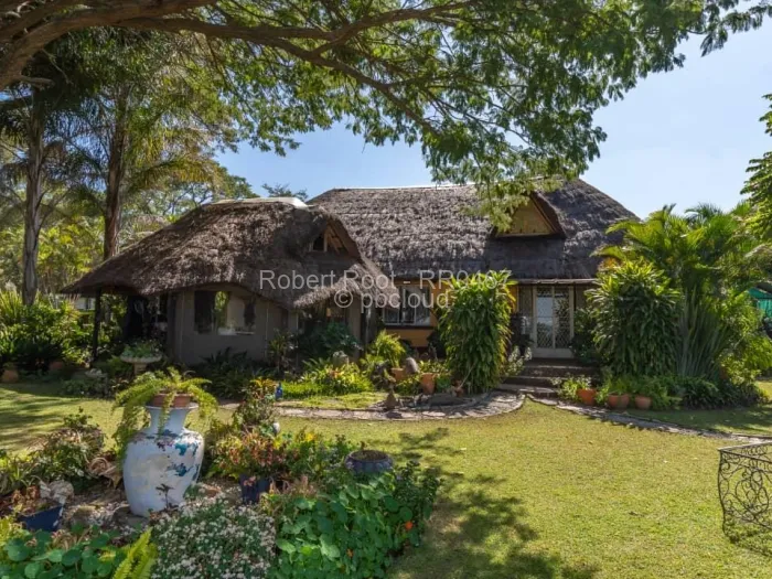 2 Bedroom House for Sale in Lake Chivero, Lake Chivero