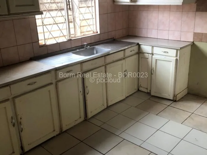 2 Bedroom House to Rent in Warren Park, Harare