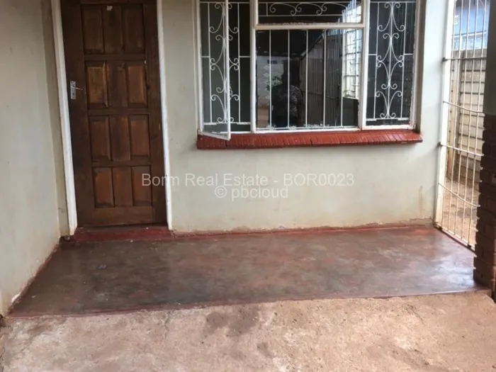 2 Bedroom House to Rent in Warren Park, Harare