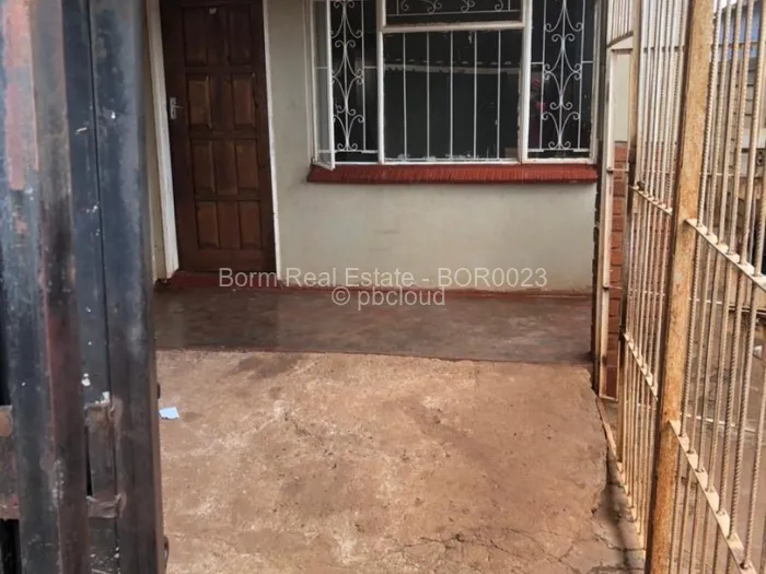 2 Bedroom House to Rent in Warren Park, Harare