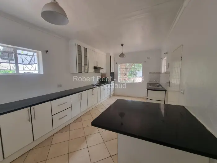 5 Bedroom House for Sale in Mandara, Harare