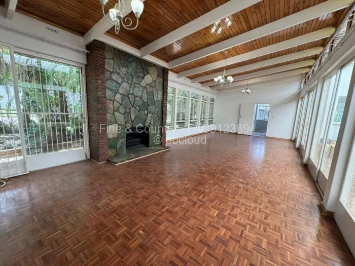 Townhouse/Complex/Cluster to Rent in Chisipite, Harare