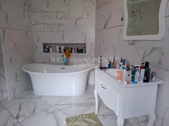 4 Bedroom House for Sale in Hillside Byo, Bulawayo