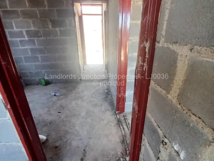 2 Bedroom House for Sale in Cowdray Park, Bulawayo