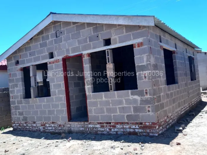 2 Bedroom House for Sale in Cowdray Park, Bulawayo