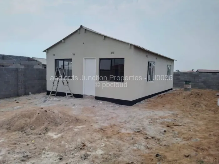 2 Bedroom House for Sale in Cowdray Park, Bulawayo