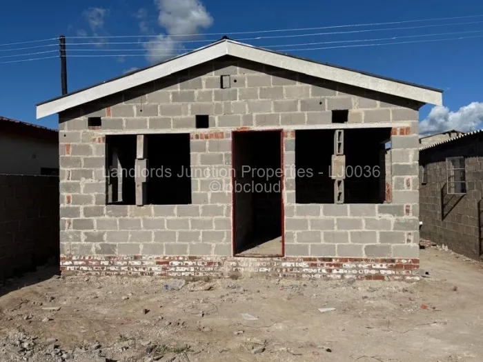 2 Bedroom House for Sale in Cowdray Park, Bulawayo