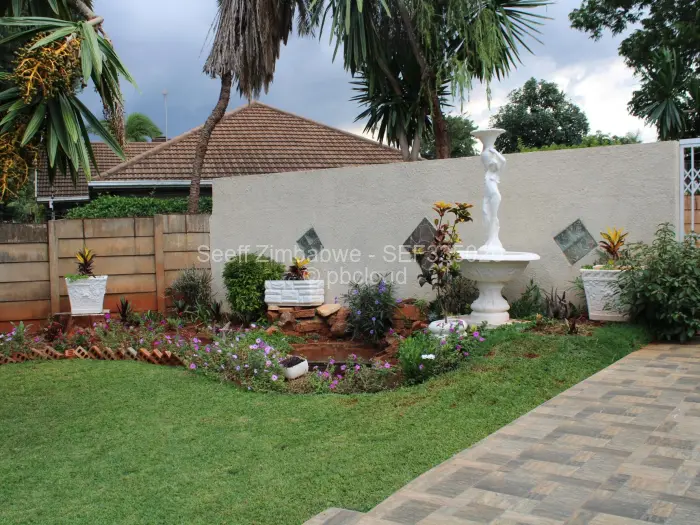 4 Bedroom House to Rent in Upper Hillside