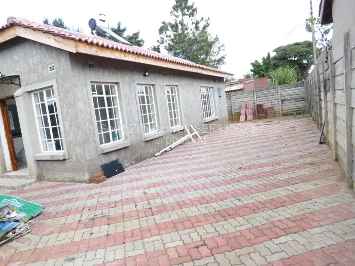 2 Bedroom Cottage/Garden Flat to Rent in Borrowdale West, Harare