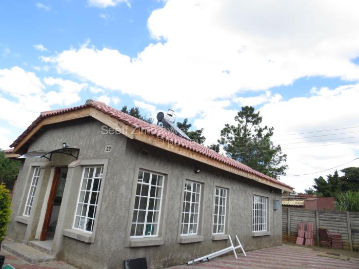 2 Bedroom Cottage/Garden Flat to Rent in Borrowdale West, Harare
