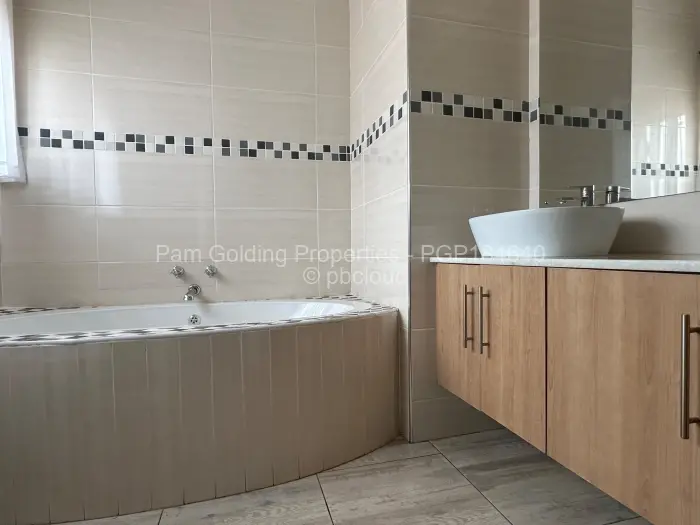 Townhouse/Complex/Cluster to Rent in Quinnington