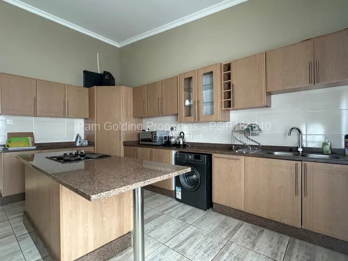 Townhouse/Complex/Cluster to Rent in Quinnington