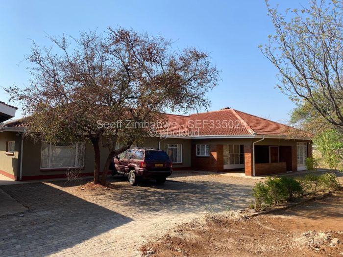 4 Bedroom House for Sale in Four Winds, Bulawayo