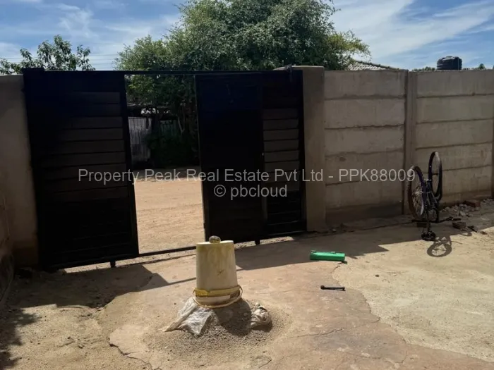 3 Bedroom House for Sale in Glen View, Harare