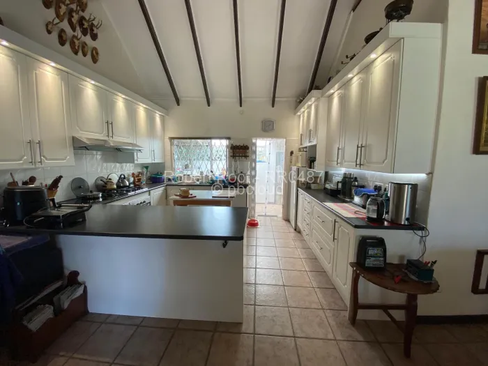 3 Bedroom House for Sale in Lake Chivero, Lake Chivero