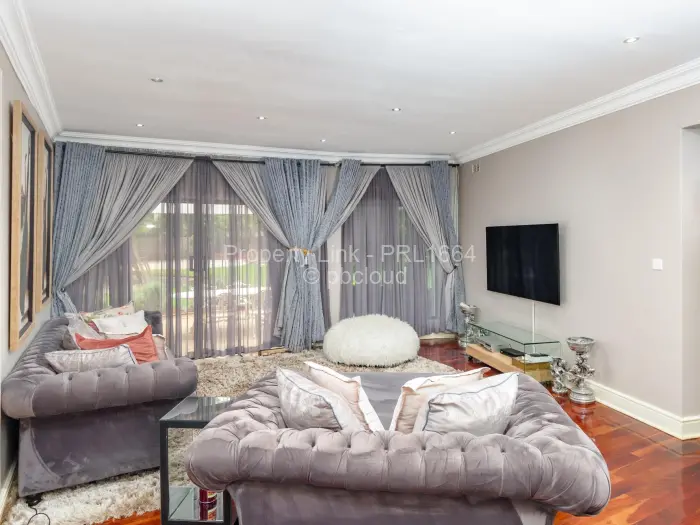 6 Bedroom House for Sale in Mount Pleasant, Harare