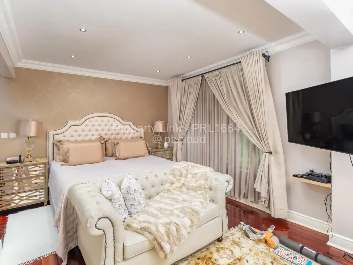 6 Bedroom House for Sale in Mount Pleasant, Harare