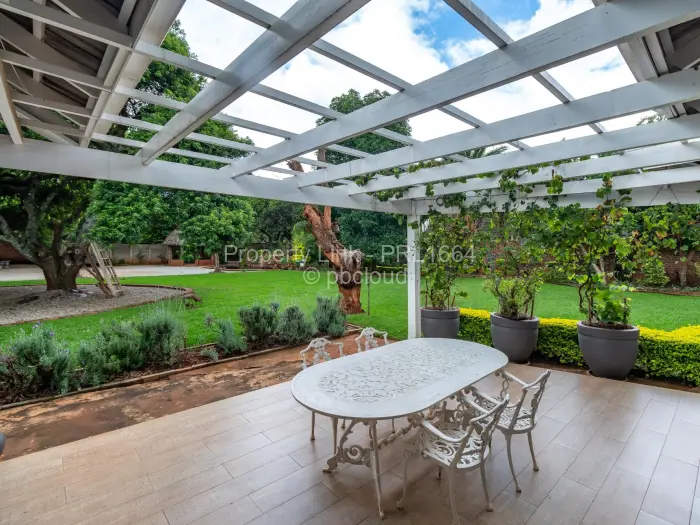 6 Bedroom House for Sale in Mount Pleasant, Harare
