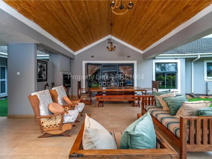 6 Bedroom House for Sale in Mount Pleasant, Harare