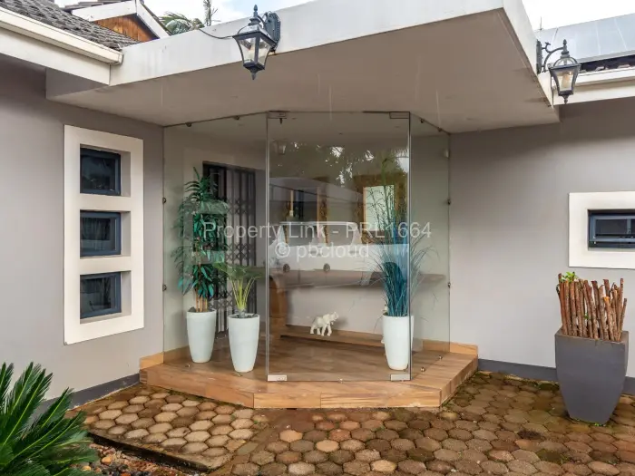 6 Bedroom House for Sale in Mount Pleasant, Harare