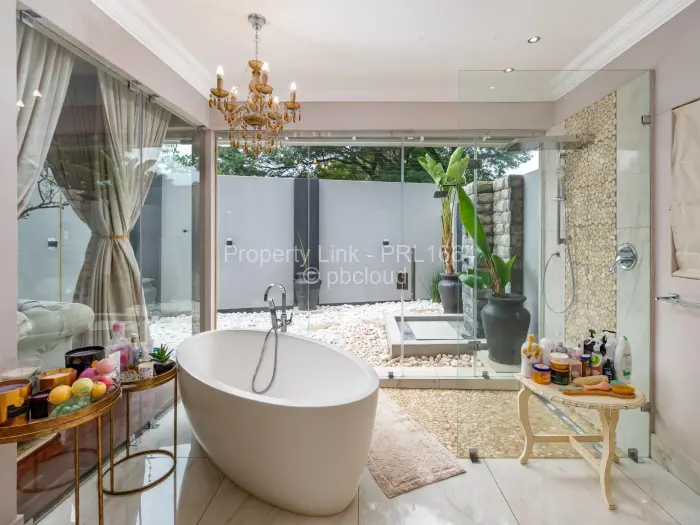 6 Bedroom House for Sale in Mount Pleasant, Harare