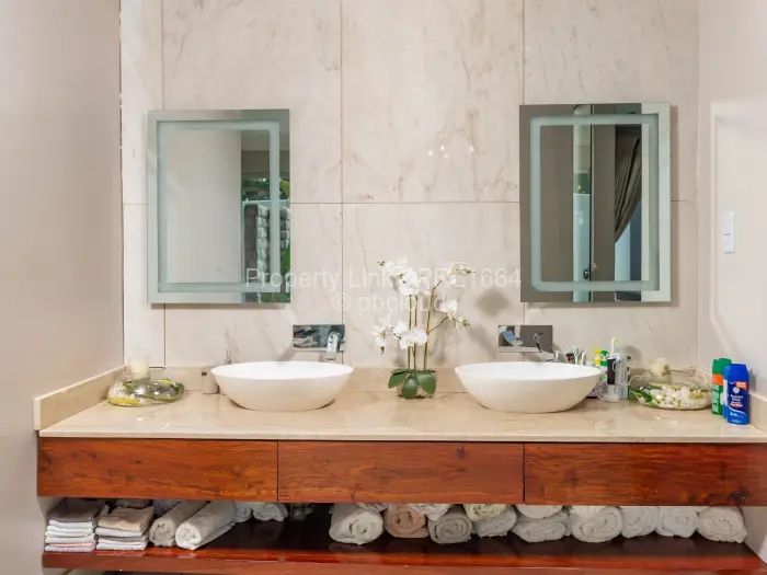 6 Bedroom House for Sale in Mount Pleasant, Harare