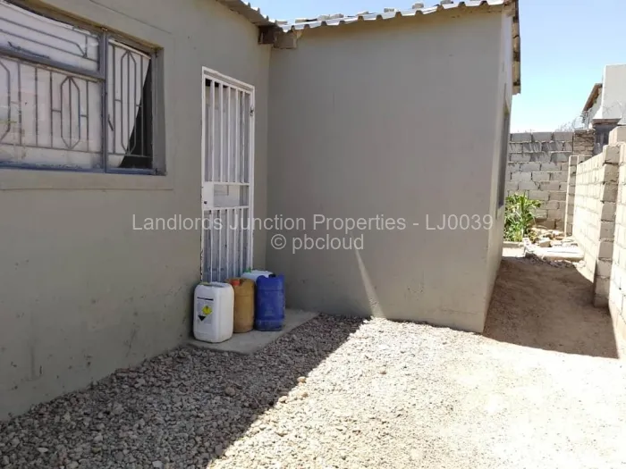 2 Bedroom House for Sale in Nkulumane, Bulawayo