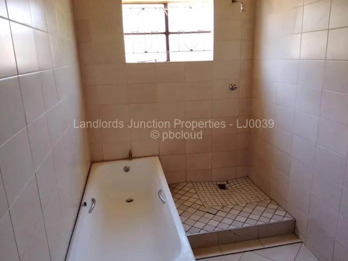 2 Bedroom House for Sale in Nkulumane, Bulawayo