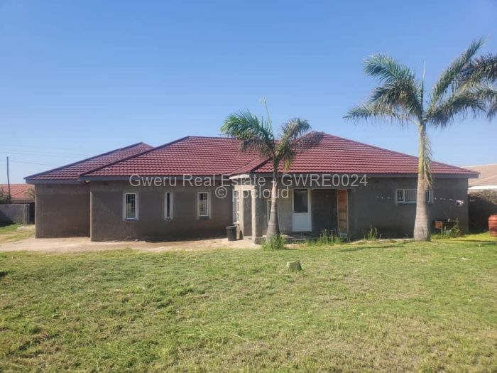 4 Bedroom House for Sale in Mtausi Park, Gweru