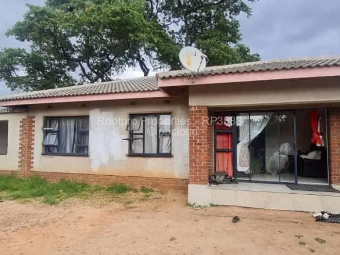 5 Bedroom House for Sale in Waterfalls, Harare