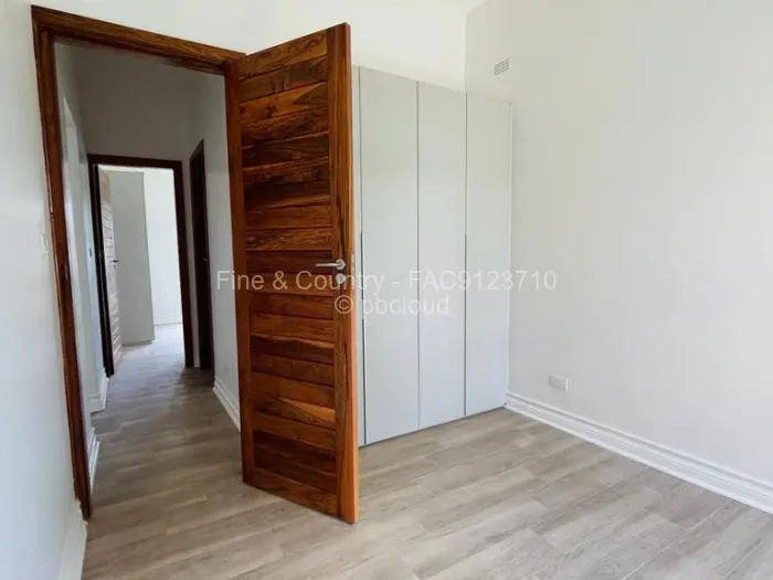 Townhouse/Complex/Cluster to Rent in Borrowdale West