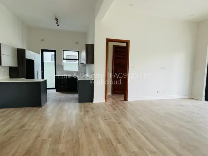 Townhouse/Complex/Cluster to Rent in Borrowdale West