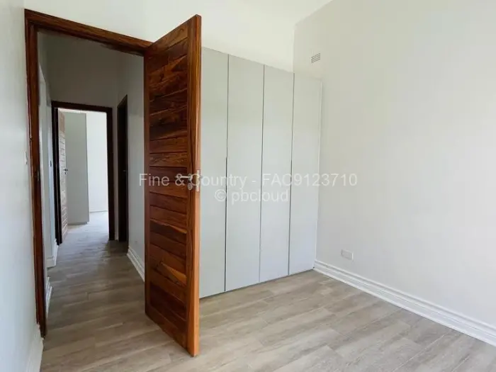 Townhouse/Complex/Cluster to Rent in Borrowdale West